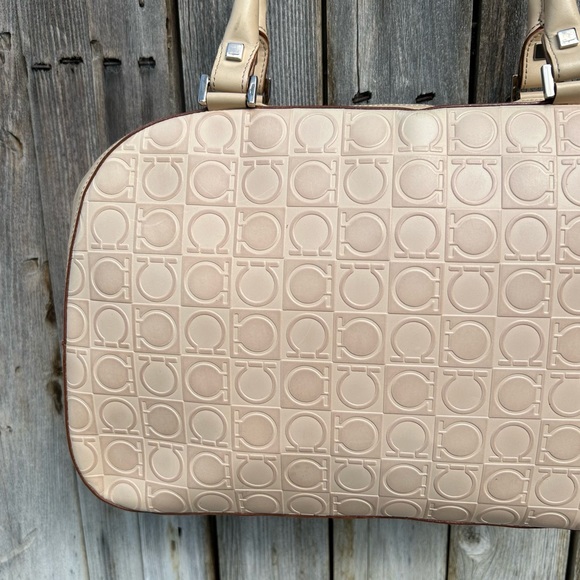 Salvatore Ferragamo Vintage Y2K Gancini Embossed Leather Handbag Beige - Picture 10 of 16